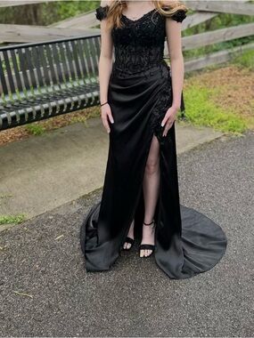 Elegant Black Beaded Off-Shoulder Prom dress